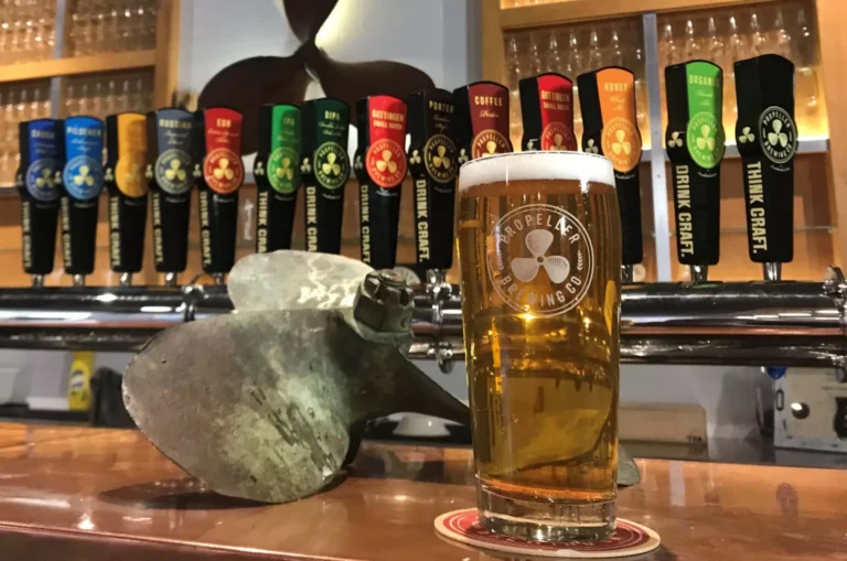 Propeller Quinpool Tap Room and Cold Beer Store